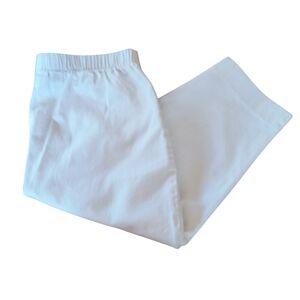 Real Size White Flat Front Pull On Capris Size 12-14